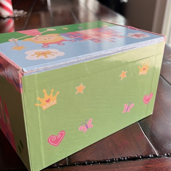 Little Girls Jewelry Box - Picture 3 of 3